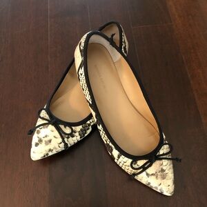 Banana Republic Black and Cream Flats with Bow Detail